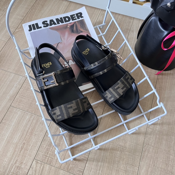 サンダル背面デザイン